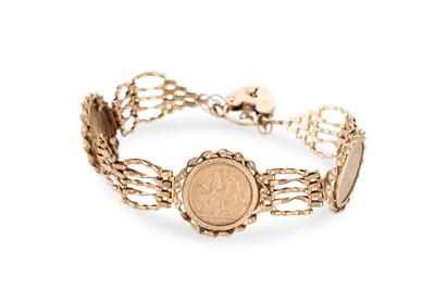 Lot 138 - A 9CT YELLOW GOLD GATE BRACELET, set with...