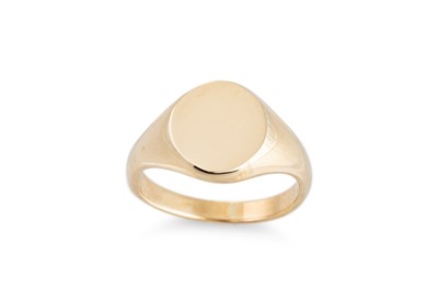 Lot 316 - A 9CT GOLD SIGNET RING, size Q-R, 7.9 g.