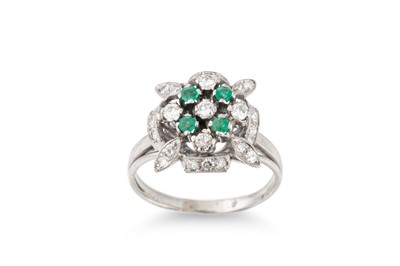 Lot 324 - AN EMERALD AND DIAMOND CLUSTER RING, mounted...