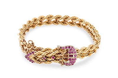 Lot 384 - AN ATTRACTIVE 14CT YELLOW GOLD BRACELET, of...