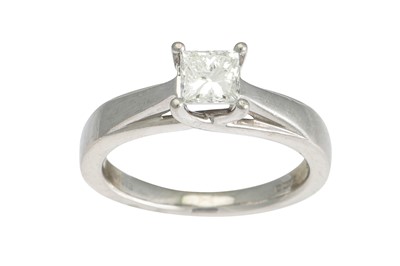 Lot 326 - A DIAMOND SOLITAIRE RING, the princess cut...