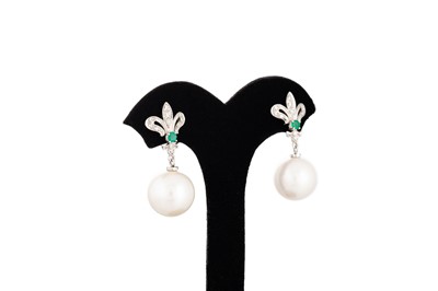 Lot 141 - A PAIR OF DIAMOND, EMERALD AND PEARL EARRINGS,...