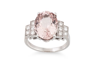 Lot 241 - A MORGANITE SINGLE STONE RING, to diamond...