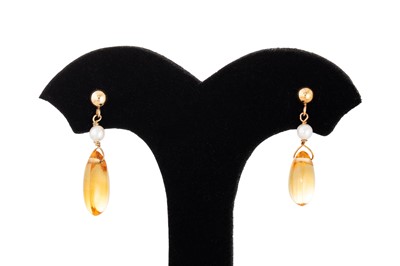 Lot 35 - A PAIR OF CITRINE AND PEARL DROP EARRINGS,...
