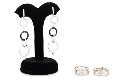 Lot 71 - A COLLECTION OF SILVER JEWELLERY, to include a...