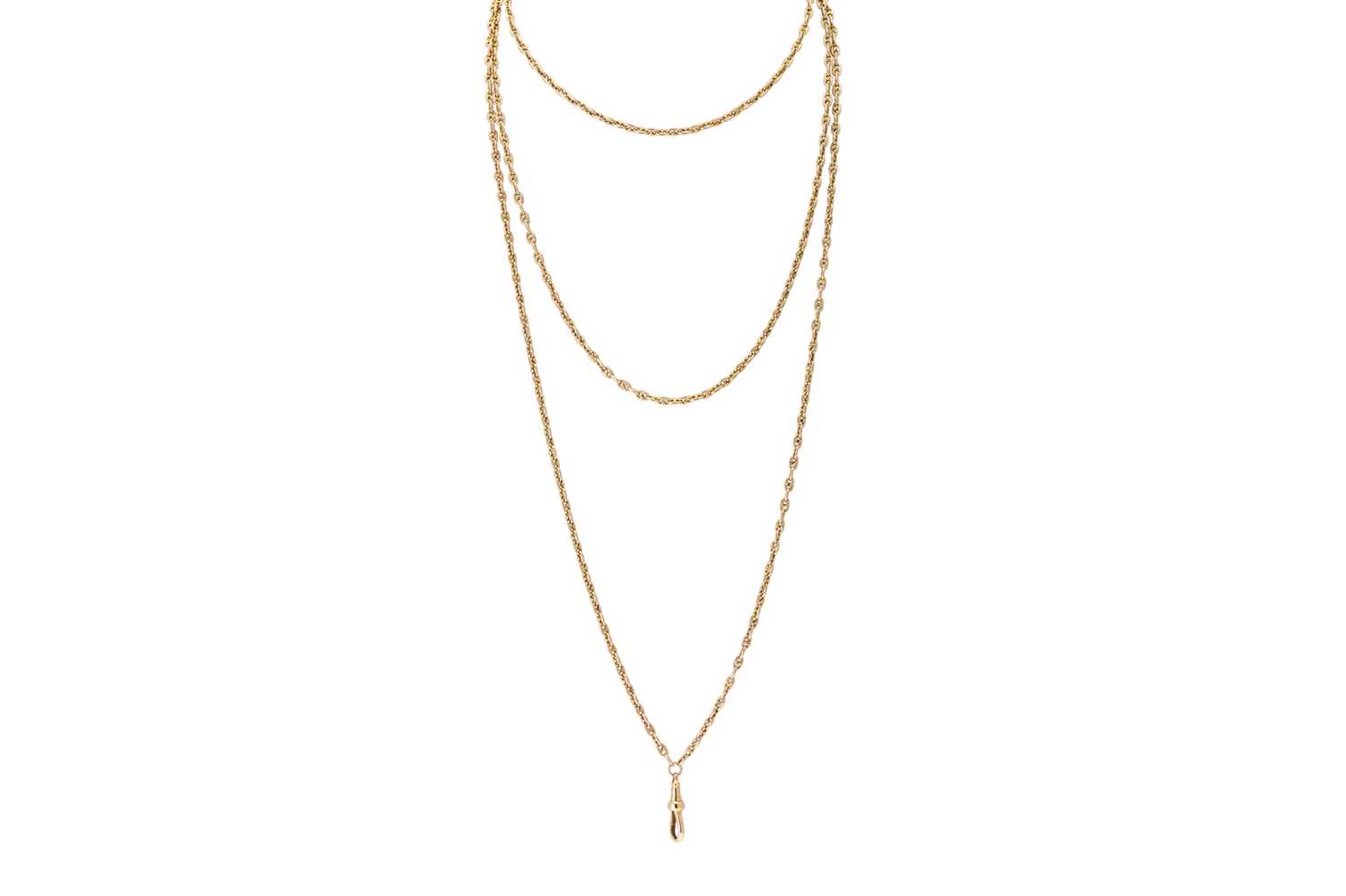 Lot 54 - A VINTAGE 15CT GOLD MARINE LINK MUFF CHAIN, 58'...