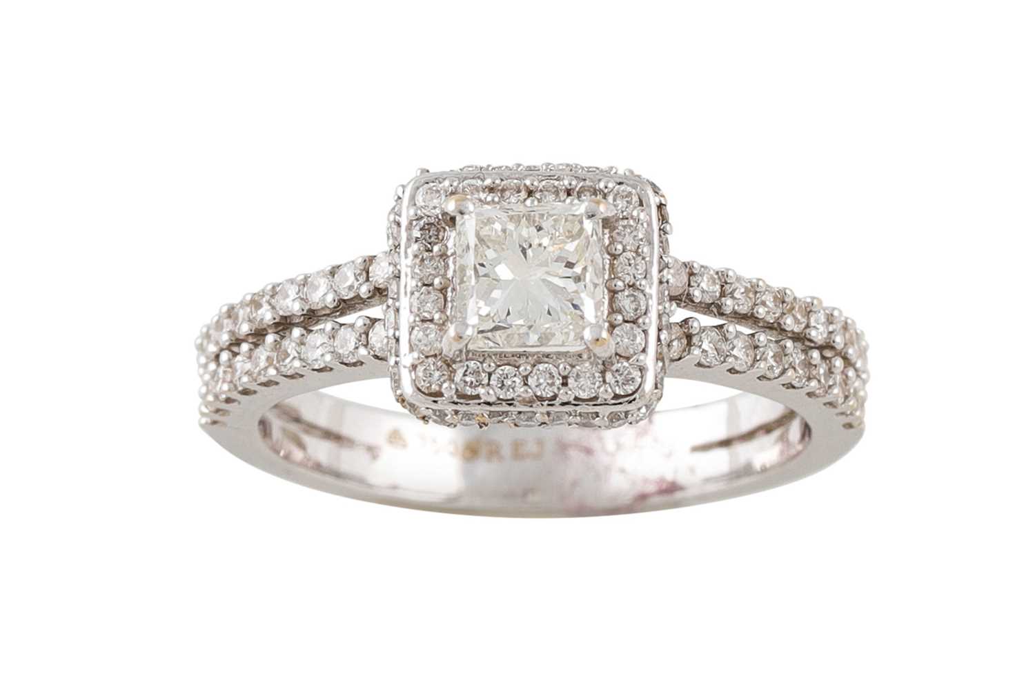 Lot 74 - A DIAMOND SOLITAIRE RING, the princess cut...