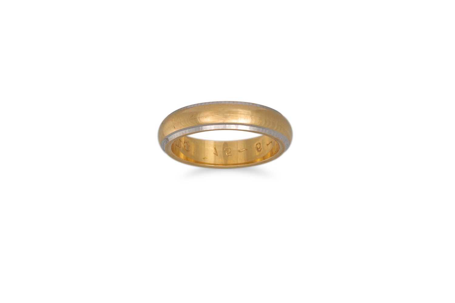 Lot 40 - AN 18CT TWO COLOUR GOLD BAND RING, size L