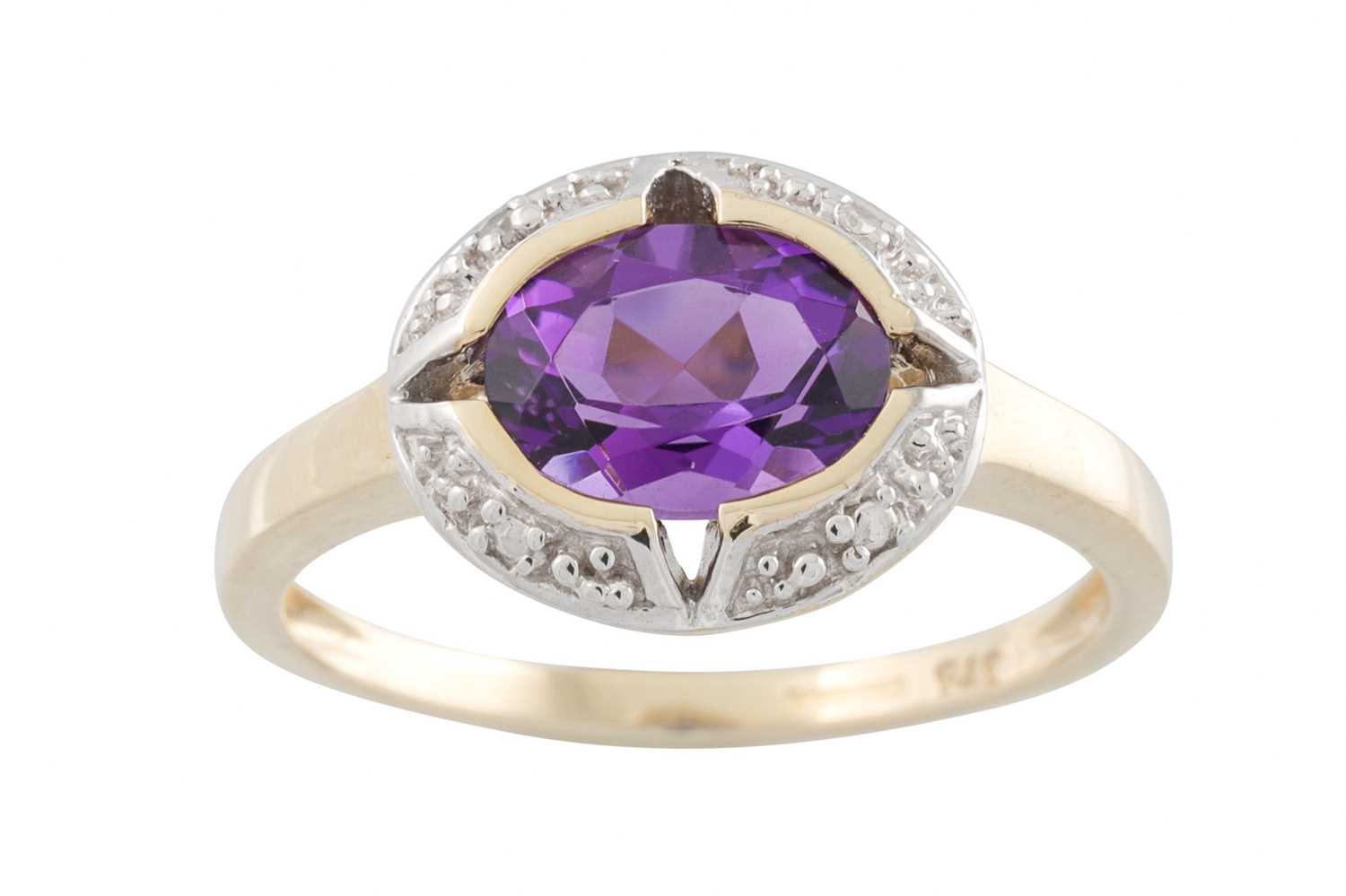 Lot 49 - A DIAMOND AND AMETHYST CLUSTER RING, mounted...
