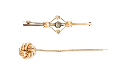 Lot 78 - A COLLECTION OF BROOCHES,a 9ct gold gem set...