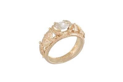 Lot 260 - AN UNUSUAL DIAMOND SOLITAIRE RING, the oval...