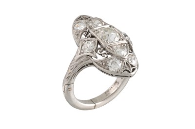 Lot 194 - AN EARLY 20TH CENTURY DIAMOND PLAQUE RING, the...