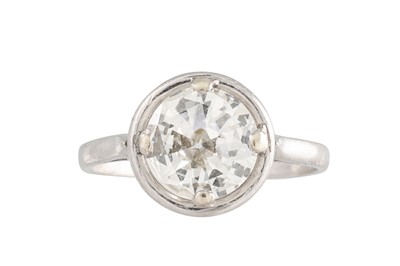 Lot 358 - A VINTAGE DIAMOND SOLITAIRE RING, the old cut...