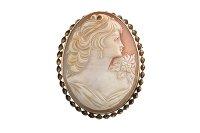Lot 81 - A 9CT GOLD FRAMED CARVED SHELL CAMEO BROOCH,...