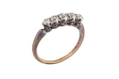 Lot 85 - A FIVE STONE GRADUATED DIAMOND RING, the old...