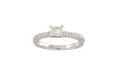 Lot 182 - A DIAMOND SOLITAIRE RING, the princess cut...