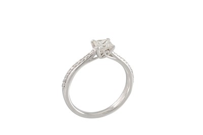 Lot 182 - A DIAMOND SOLITAIRE RING, the princess cut...