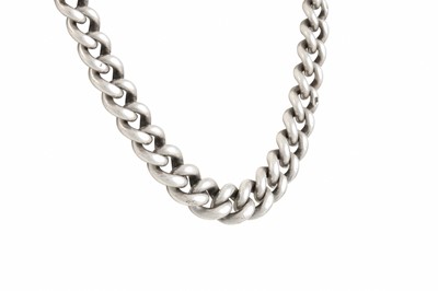Lot 36 - AN ANTIQUE SILVER CURB NECKLACE, with...