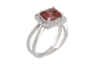 Lot 86 - A TOURMALINE AND DIAMOND CLUSTER RING, the...