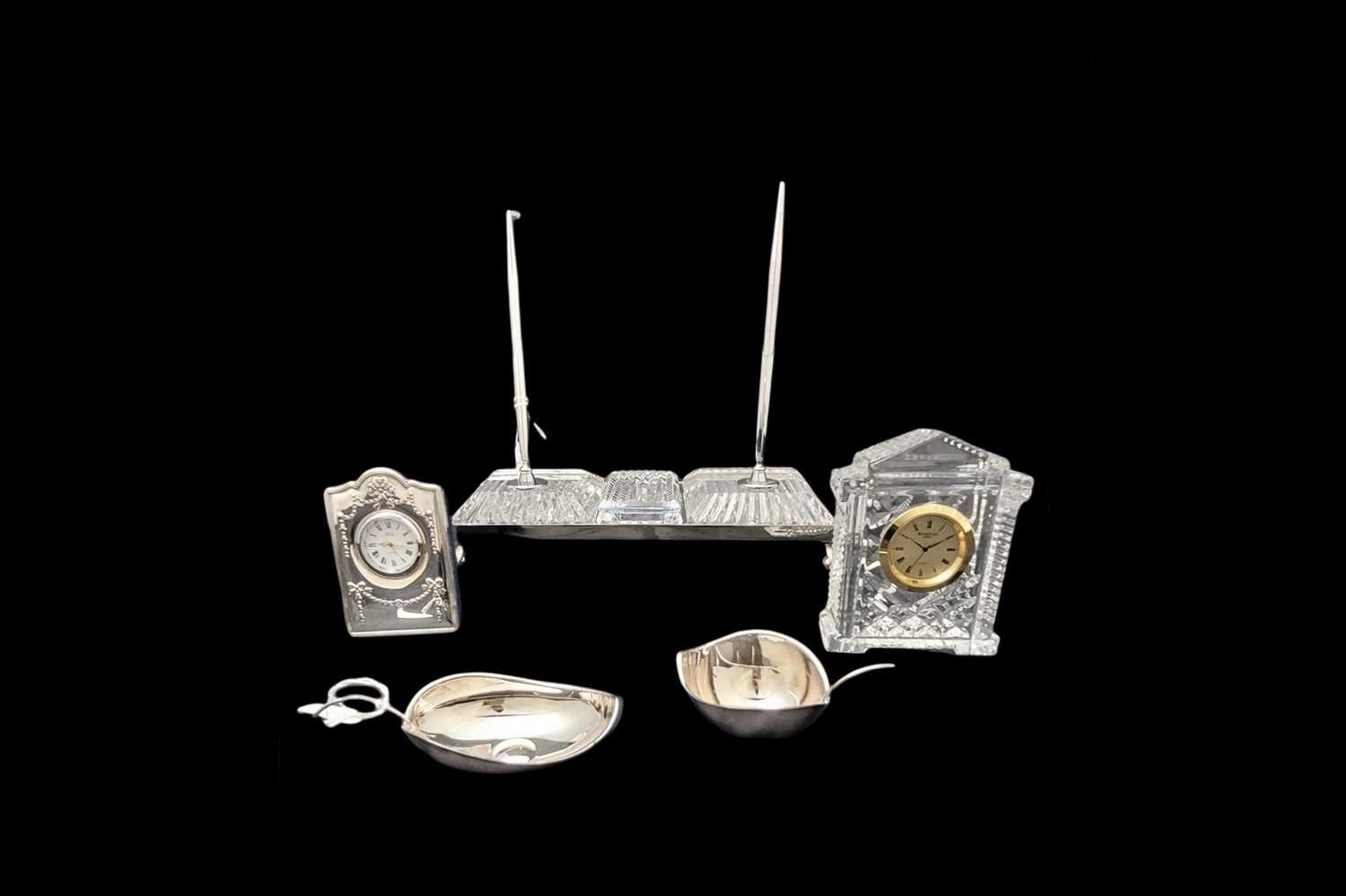 Lot 576 - A MODERN WATERFORD CRYSTAL DESK AND PEN SET,...