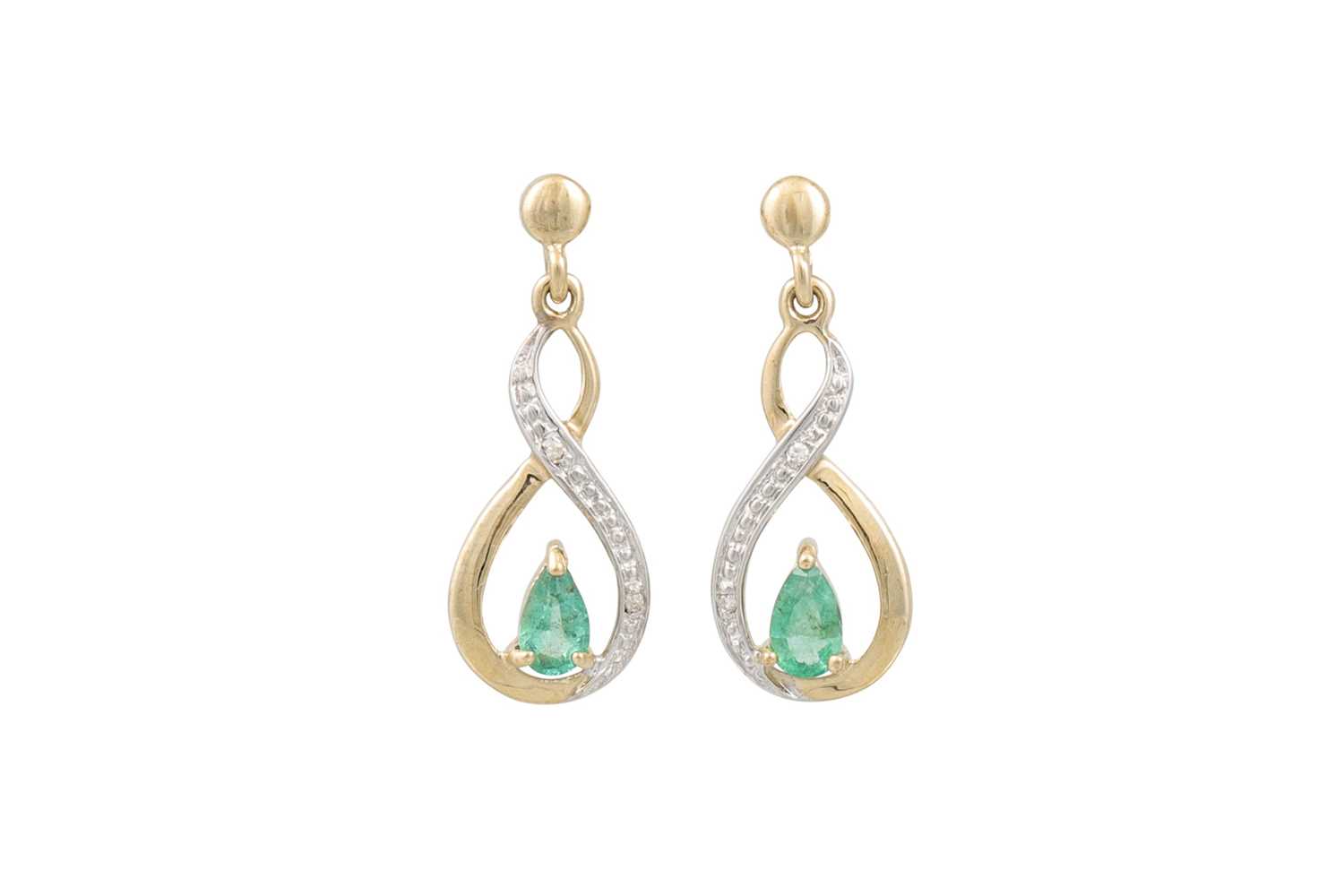 Lot 161 - A PAIR OF DIAMOND AND EMERALD DROP EARRINGS,...