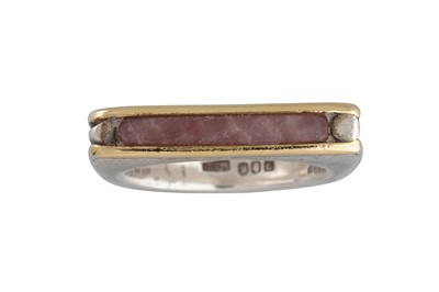 Lot 46 - A SILVER RING, of shaped form set with rose...