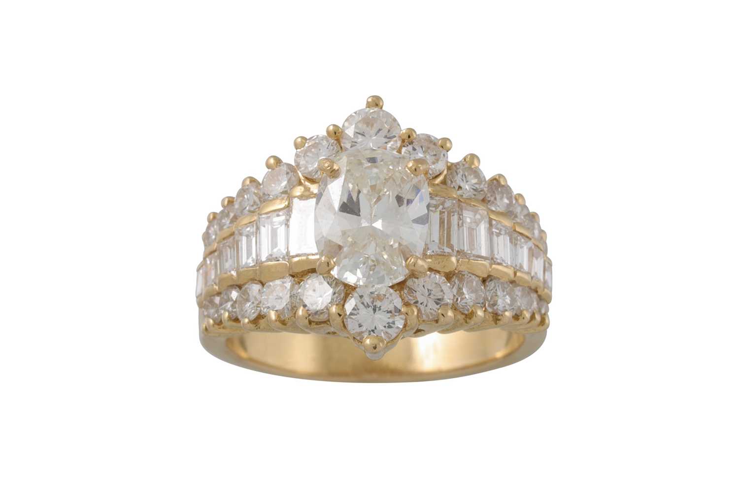 Lot 372 - A DIAMOND CLUSTER RING, the central oval stone...