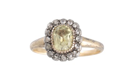 Lot 394 - AN ANTIQUE CHRYSOBERYL AND DIAMOND CLUSTER...