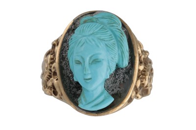 Lot 72 - A VINTAGE 9CT GOLD RING, with a stone set...