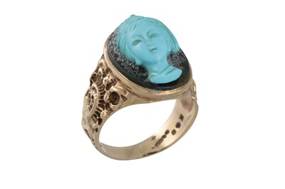 Lot 237 - A VINTAGE 9CT GOLD RING, with a stone set...