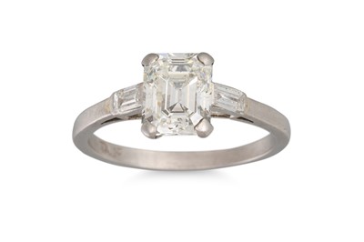 Lot 280 - A DIAMOND SOLITAIRE RING, the emerald cut...