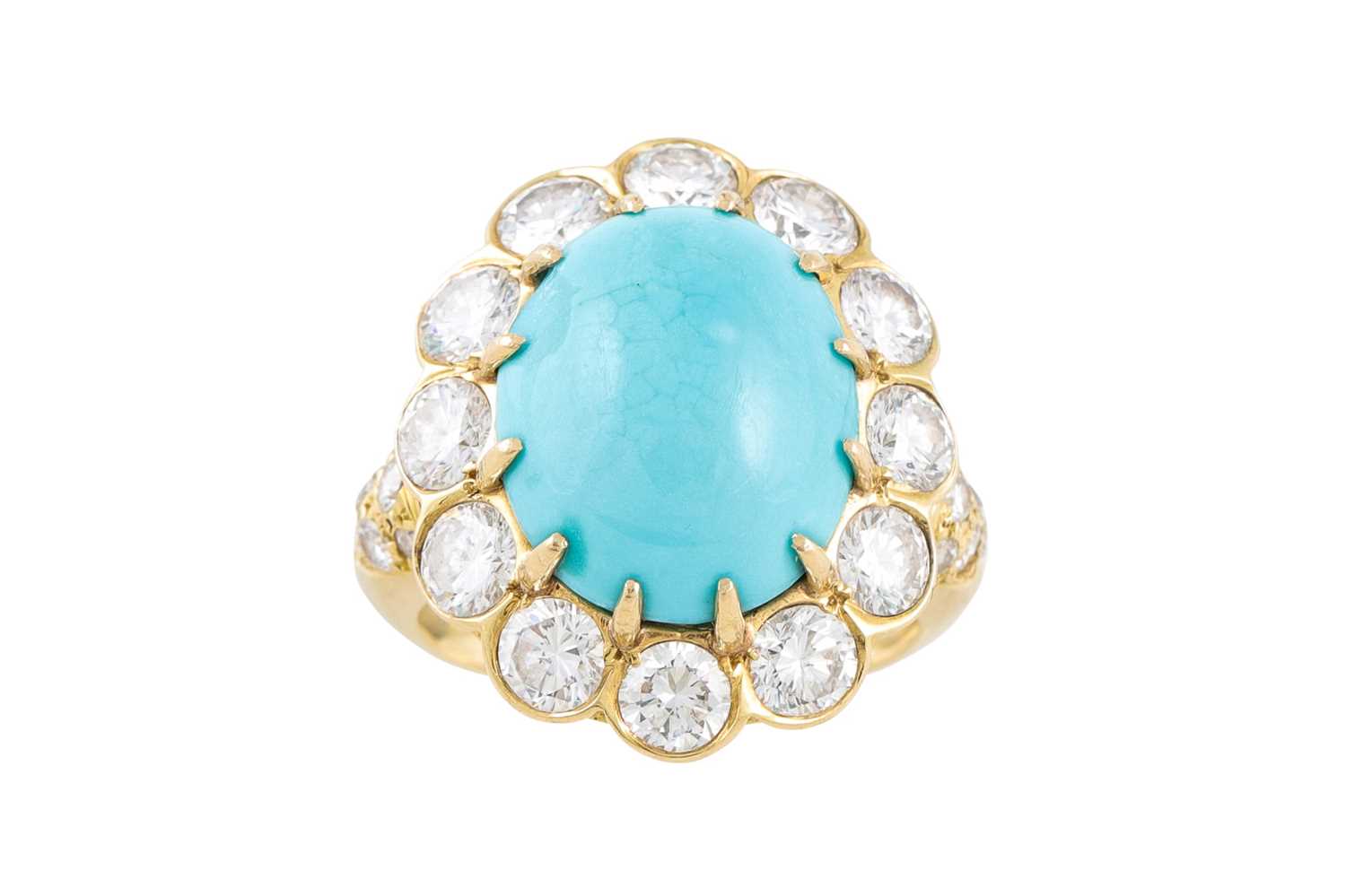 Lot 212 - A TURQUOISE AND DIAMOND CLUSTER RING, the...