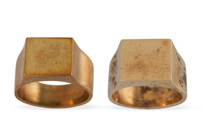 Lot 454 - A GOLD PLATED RING, by Marika Murnaghan....