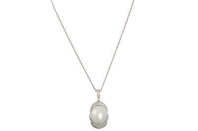 Lot 250 - A PEARL AND DIAMOND PENDANT, the large pearl...