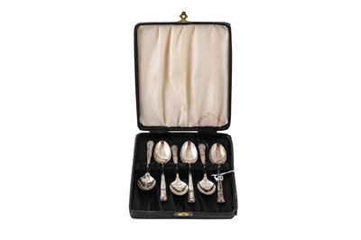 Lot 522 - A CASED SET OF SIX SILVER TEA SPOONS,...