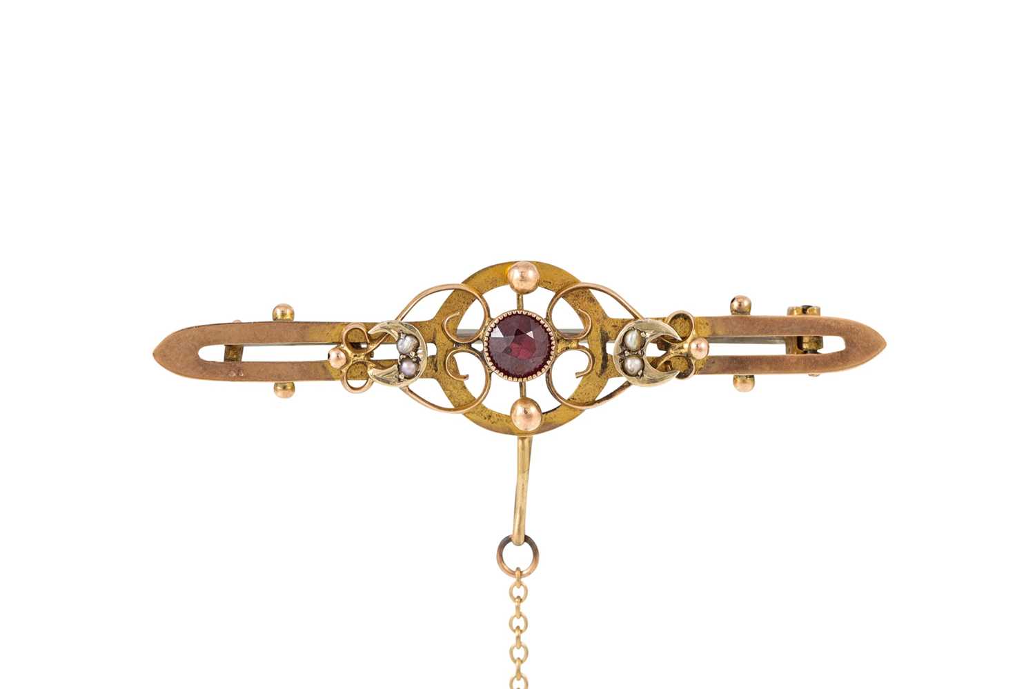 Lot 16 - AN ANTIQUE RUBY AND SEED PEARL SET BROOCH,...