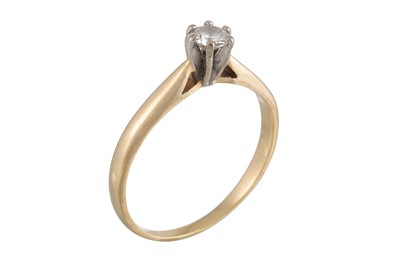 Lot 123 - A DIAMOND SOLITAIRE RING, mounted in yellow...