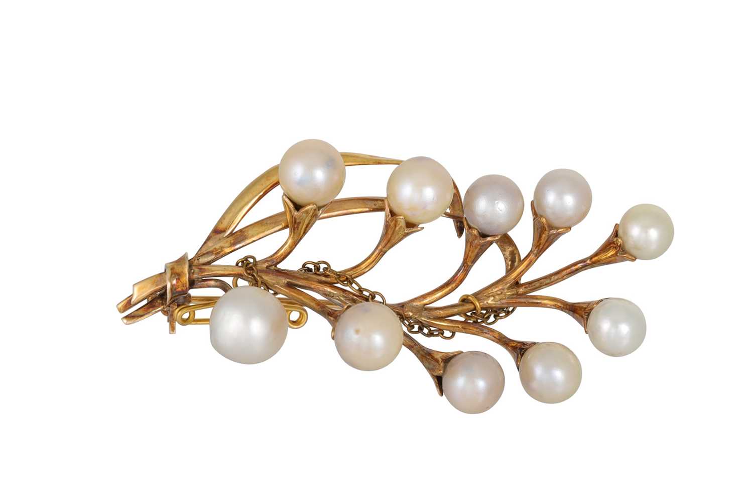 Lot 41 - A 1950'S PEARL SPRAY BROOCH, in yellow gold