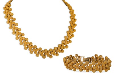 Lot 172 - A VINTAGE GOLD PLATED FANCY COLLAR AND...