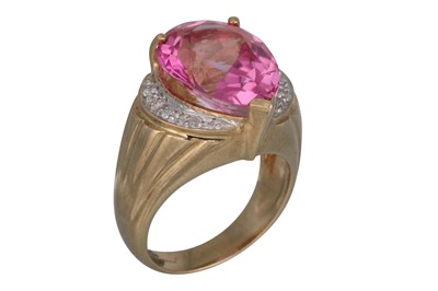 Lot 74 - A PINK TOPAZ AND DIAMOND CLUSTER RING, the...
