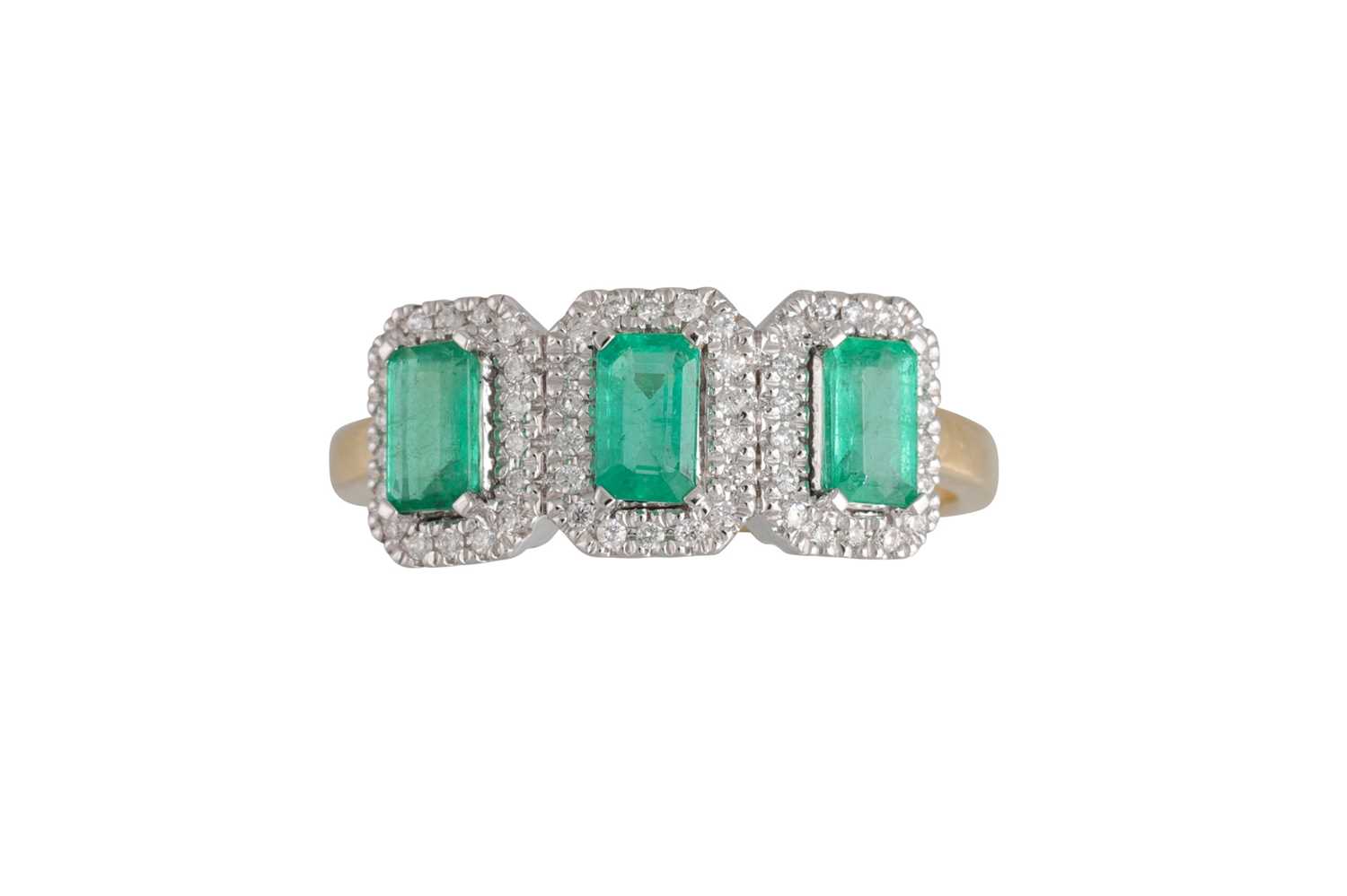 Lot 99 - A DIAMOND AND EMERALD TRIPLE CLUSTER RING, the...