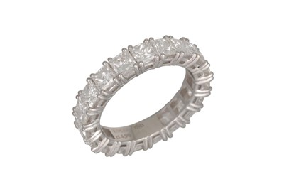 Lot 141 - A FULL BANDED DIAMOND ETERNITY RING, the...