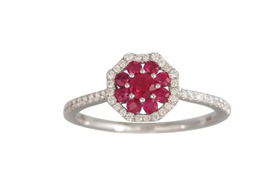 Lot 153 - A RUBY AND DIAMOND CLUSTER RING, the circular...