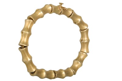 Lot 214 - AN 18CT GOLD BAMBOO STYLE ARTICULATED BRACELET,...
