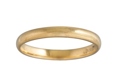 Lot 327 - AN 18CT GOLD BAND RING, (Dublin hallmark) 2.6...