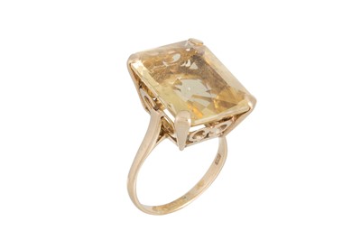 Lot 265 - A CITRINE RING, mounted in 9ct gold, size P