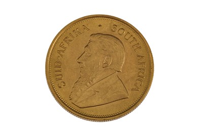 Lot 486 - A 1975 SOUTH AFRICAN FULL KRUGERRAND GOLD COIN...