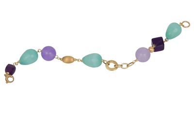 Lot 51 - A CHALCEDONY AND AMETHYST BRACELET, beaded...