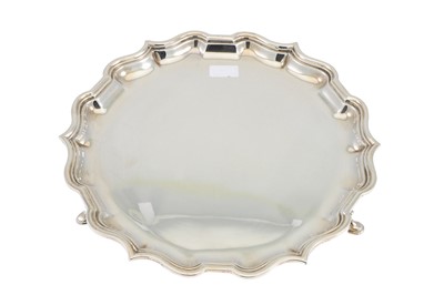 Lot 510 - A MODERN SILVER SALVER, Birmingham hallmark,...