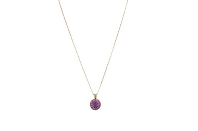 Lot 254 - A VINTAGE AMETHYST PENDANT, set in 9ct gold on...